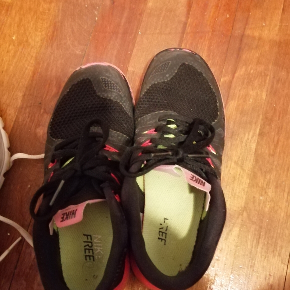 🐬 NIKE FREE 5.0 RUNNING SHOES - Picture 2 of 2